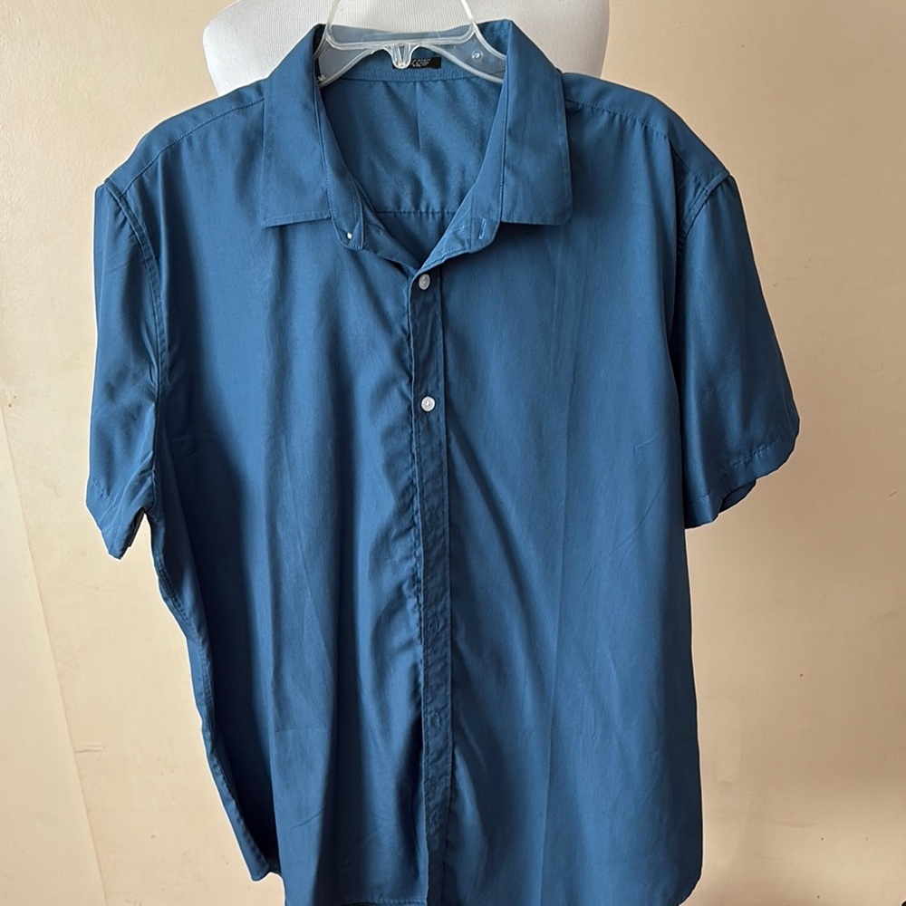 Casual Blue Button Down Shirt with Classic Collar